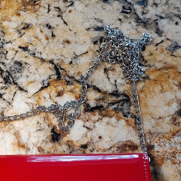 Wallyn's Red patent evening bag with silver stoned removable chain. NWT 9"X6" - Picture 3 of 16